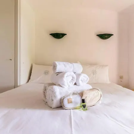 St-tropez/ramatuelle : 5br Avec Piscine Apartment