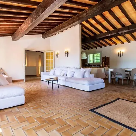 St-tropez/ramatuelle : 5br Avec Piscine * 圣特罗佩